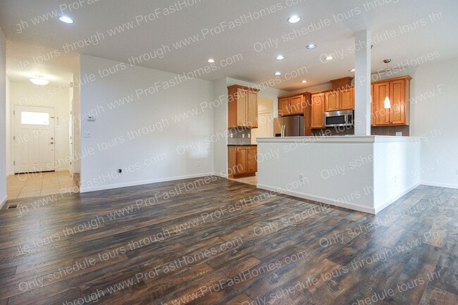 Building Photo - 13640 SE Madena Way