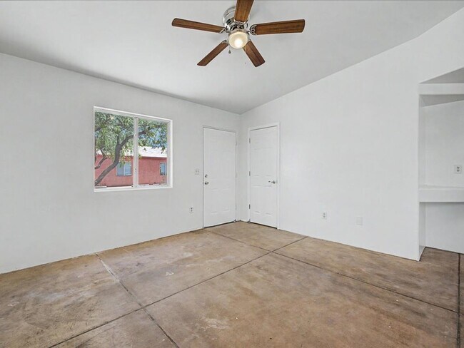 Building Photo - 81 E Laguna St