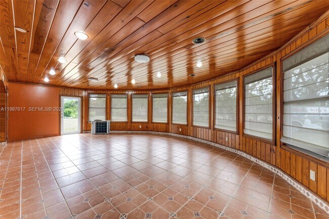 Building Photo - 9840 SW 60th St