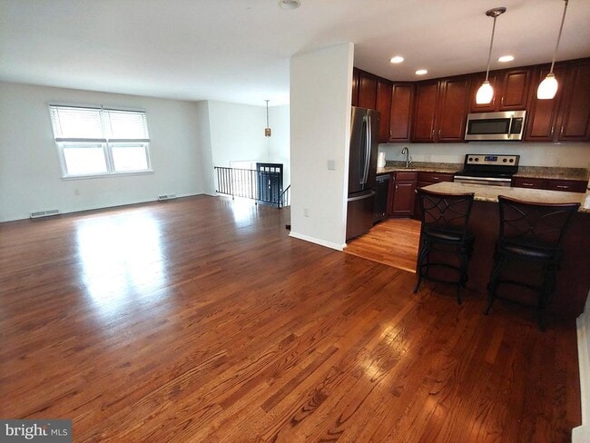 Building Photo - 149 Northway