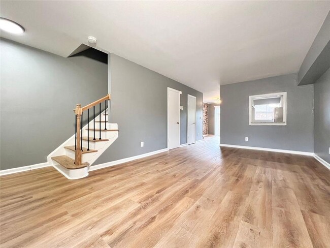Building Photo - 3125 Colonial Way