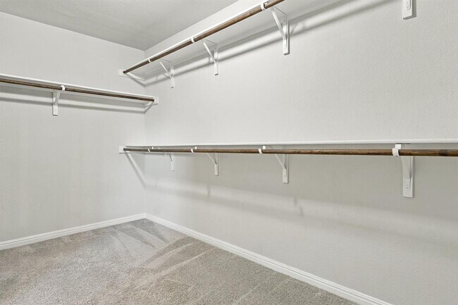 Building Photo - 609 Falkland Trace