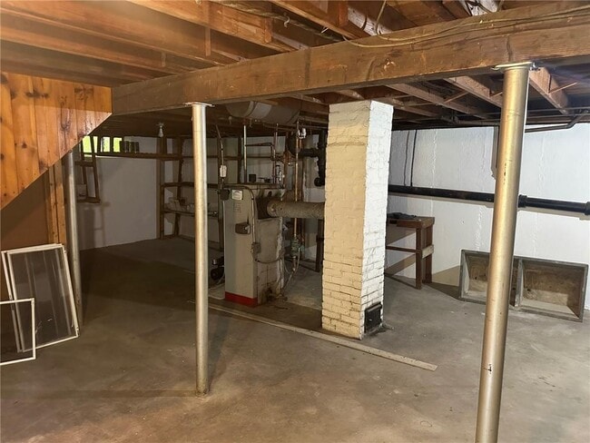 Building Photo - 36 Crowell St