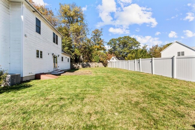 Building Photo - 240 Highland Ave