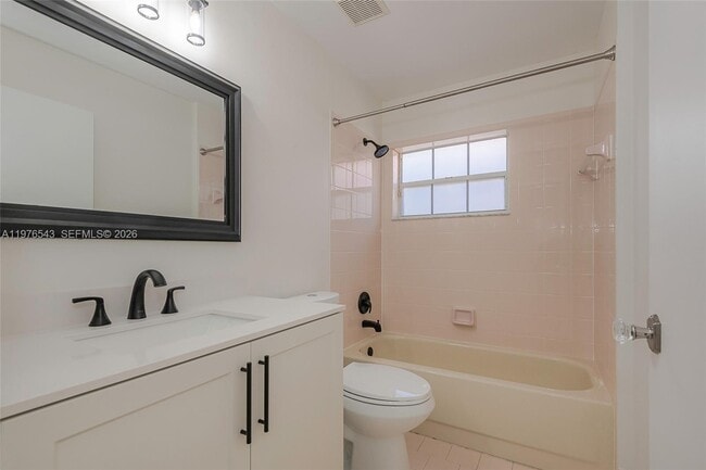 Building Photo - 17925 SW 10th Ct