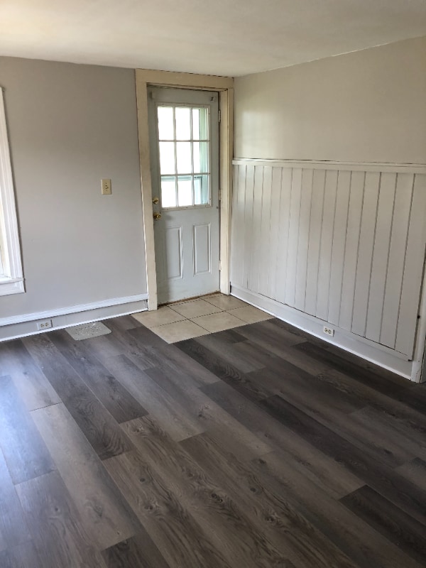 Building Photo - 206 Balsam St
