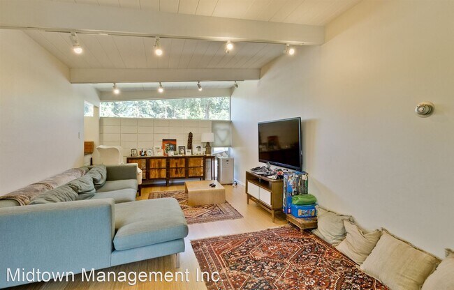 Building Photo - 4 br, 3 bath House - 261 Creekside Dr.