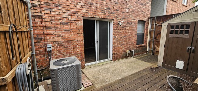 Building Photo - 3817 Evergreen St