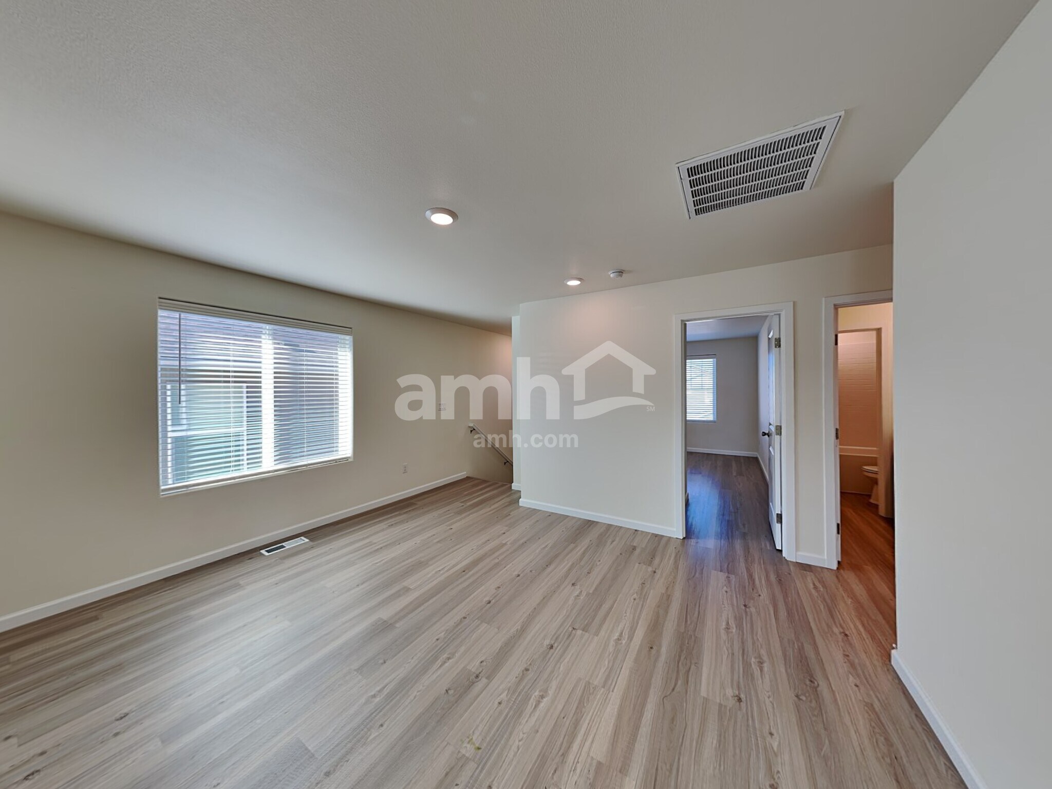 Building Photo - 1311 W 15th Ave