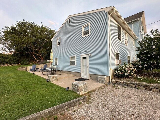 Building Photo - 40 Hemlock Ave
