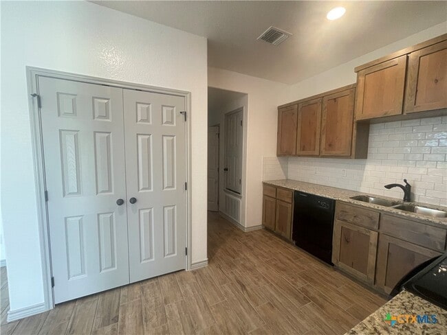 Building Photo - 2408 Duntov Dr