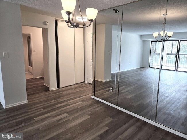 Building Photo - 15107 Interlachen Dr