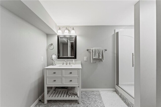 Lower level full Bath - 7635 W 114th Ter