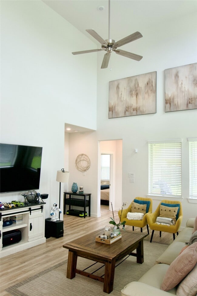 Building Photo - 31106 Aumbrey Ivy Ct
