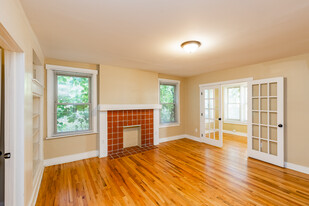 Interior Photo - 5836 Alderson St