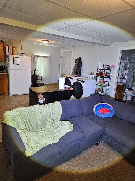 Building Photo - 117 Perham St