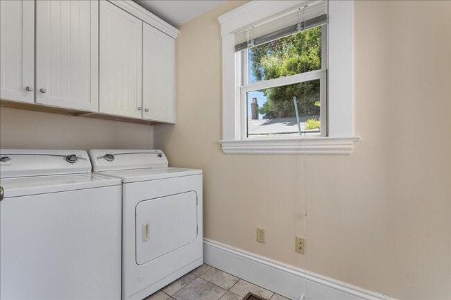Building Photo - 618 1/2 Santa Clara Ave - 1 bedroom | 1 ba...