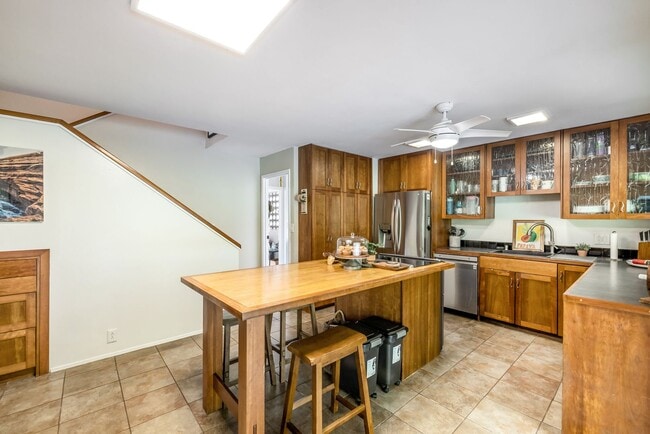 Building Photo - 46-490-490 Kuneki St