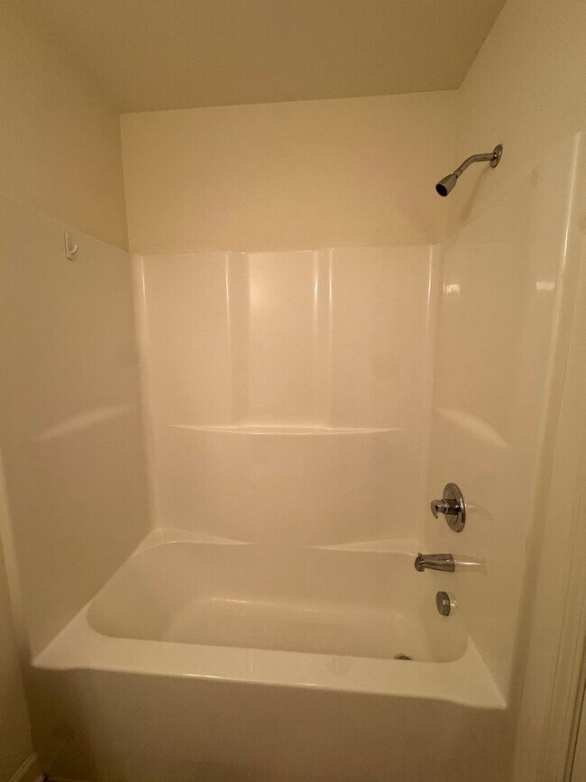 Building Photo - 914 Brawley School Rd