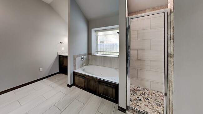 Building Photo - Very Beautiful Home in Mustang School Dist...