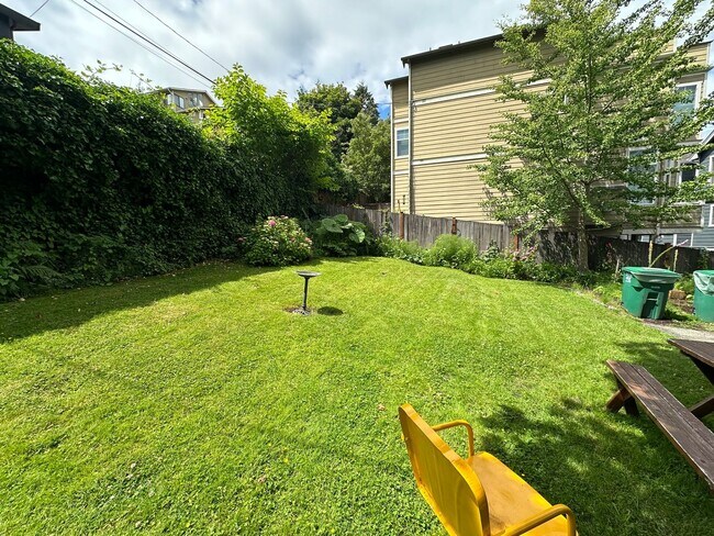 Building Photo - 69 Etruria St