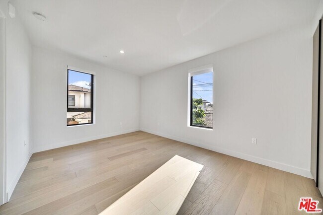 Building Photo - 4506 Dockweiler St