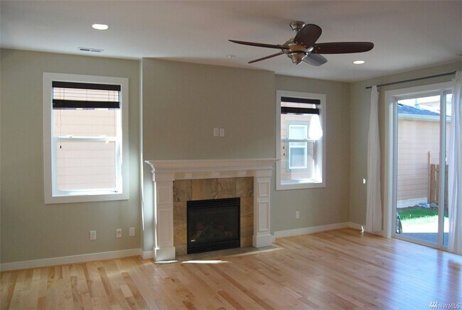 Building Photo - 4Bd/2.5Ba Issaquah House