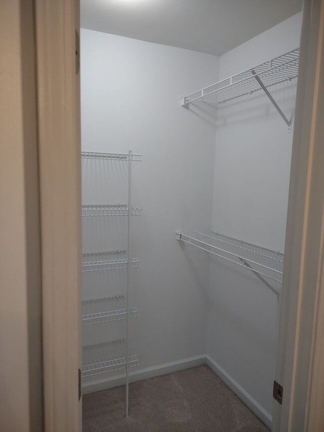 Building Photo - Fantastic Three Bedroom Home in Lexington!