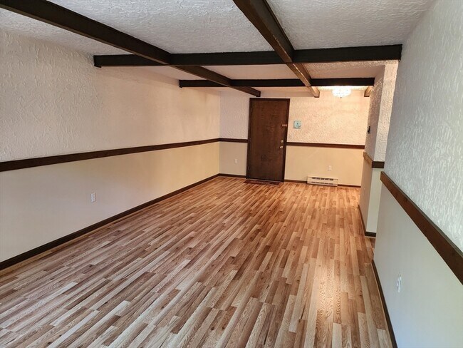 Building Photo - 52 Swanson Ct