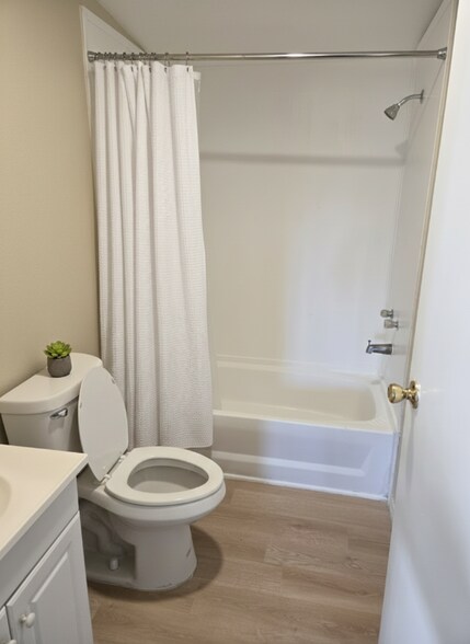 Building Photo - 33255 Little Reb Pl