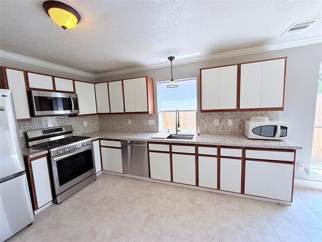 Building Photo - 1623 Stonehaven Village Cir
