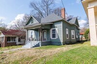 Building Photo - 3 Bedroom, 2 Bath in North Pratt