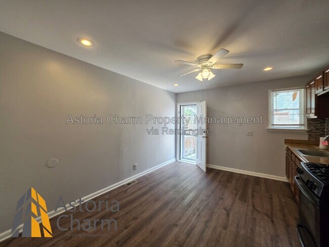 Building Photo - 1726 Darley Ave