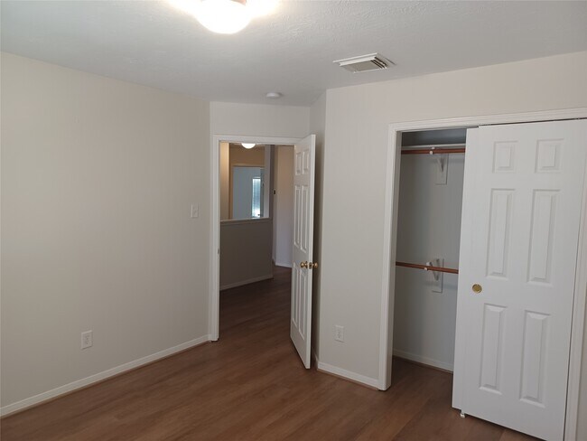 Building Photo - 13414 Beechglen Ln