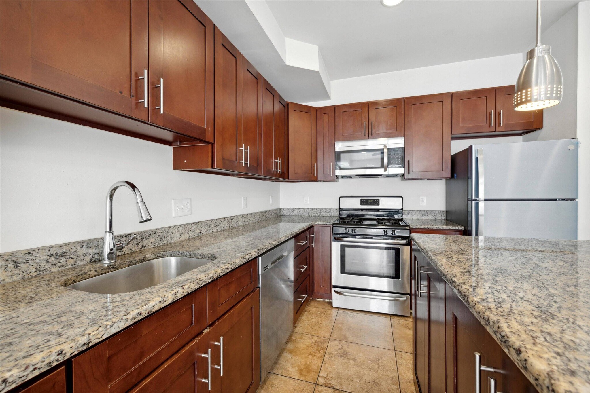 Building Photo - 2001 N Cleveland St