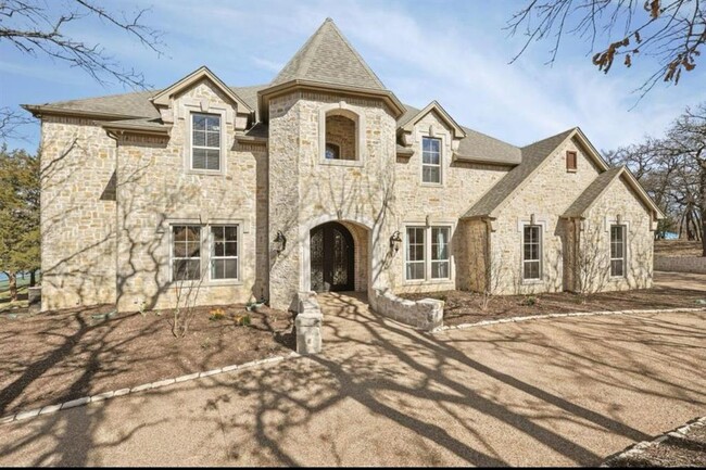 Building Photo - 7004 Raintree Pl