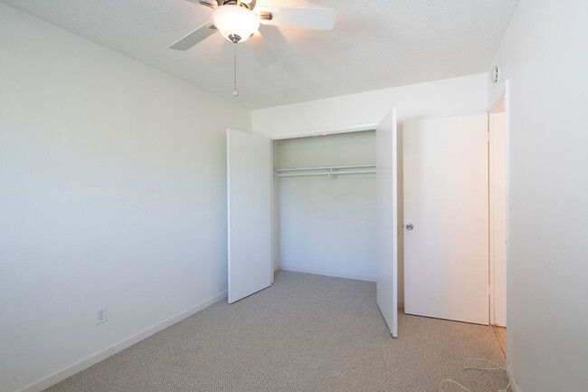 Building Photo - Large 2bd/1ba in Charming Complex