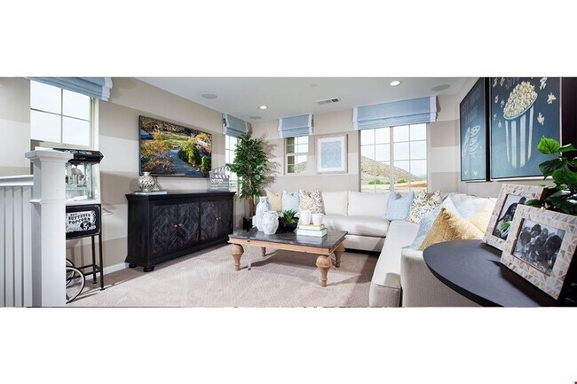 Building Photo - Beautiful three bedroom three bath home located in Lake Elsinore