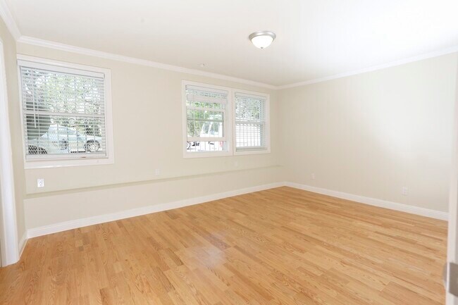 Building Photo - 600 Stanyan St