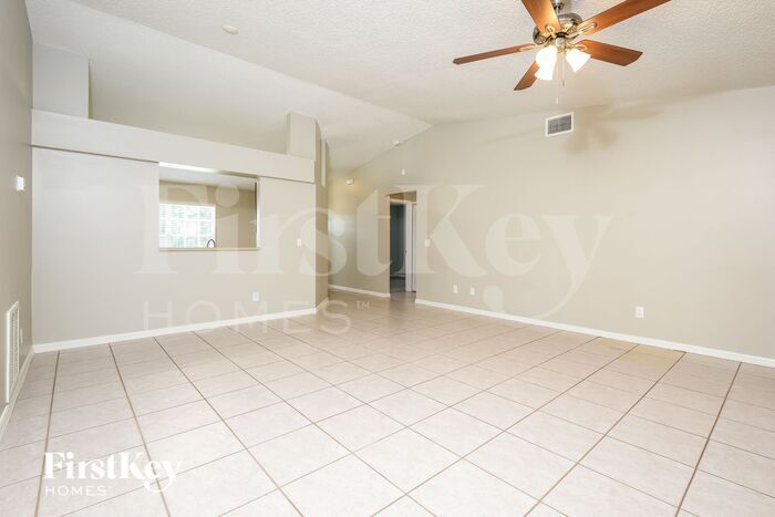 Building Photo - 6363 Brack St