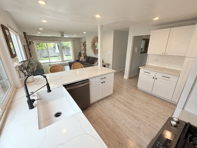 Building Photo - 1511 Dana Way