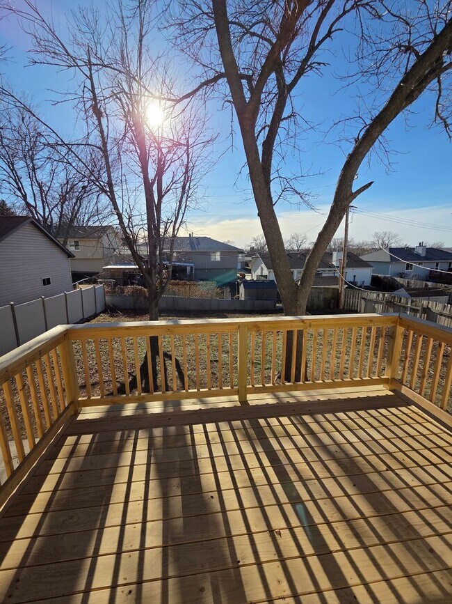 Building Photo - 4/2/1 Newly remodeled with fenced in backyard!!!