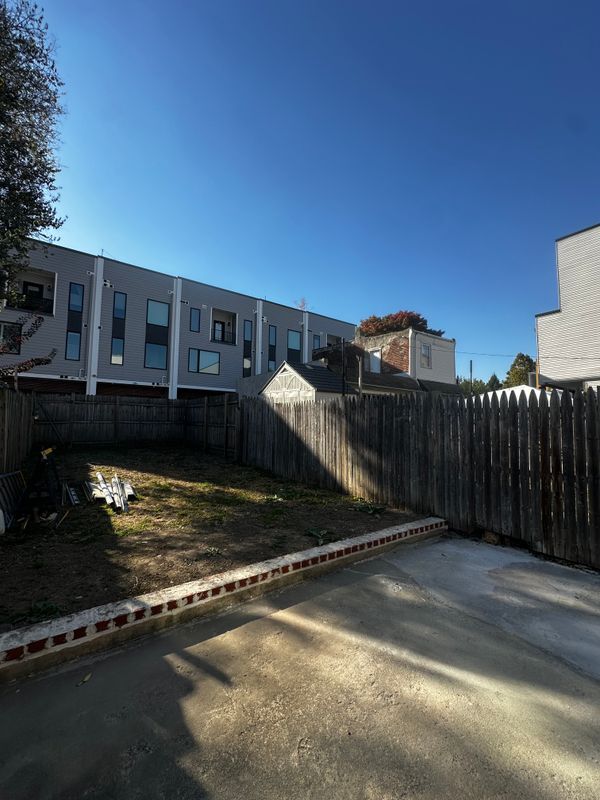 Building Photo - 1316 E Berks St