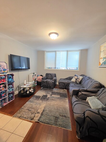 Primary Photo - 4900 Knox Ave N