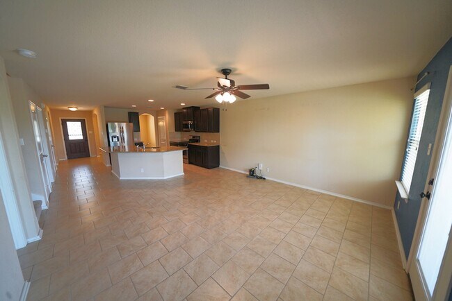 Building Photo - Gorgeous Selma Living with a Inground Pool! Realtor Commission: $625