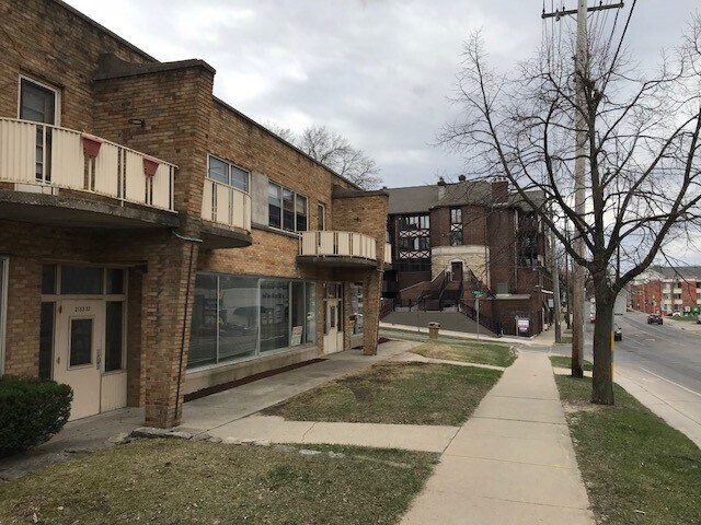 Building Photo - 2135 University Ave