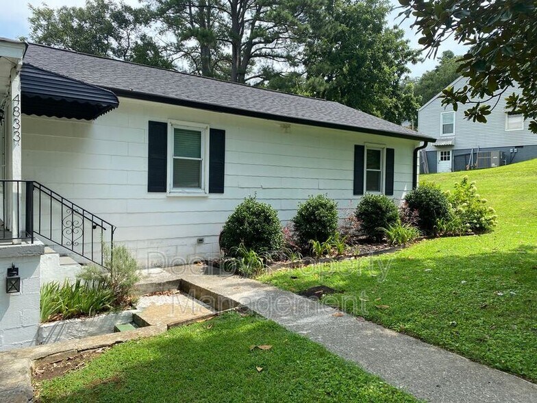 Building Photo - 4833 Appian Way