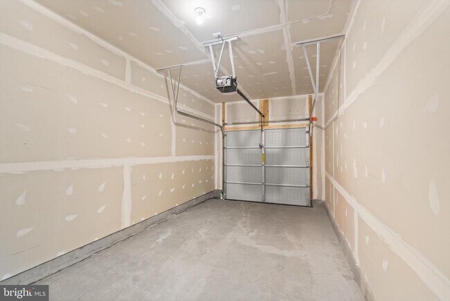Building Photo - 138 Willett Holw St