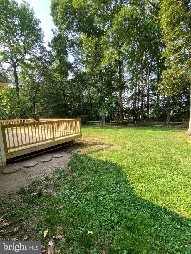Building Photo - 45395 Woodlawn Dr
