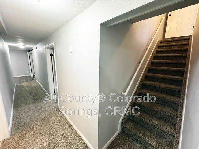 Building Photo - 460 Wintery Cir N